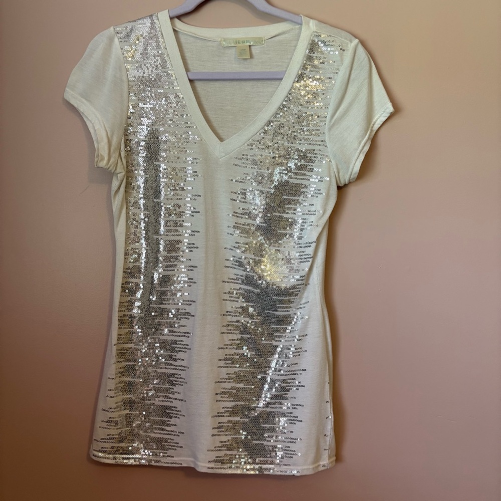 Love By Design White Short Sleeve V-Neck Sequin Tee